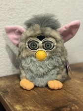 1998 Furby Gray Wolf Church Mouse Original w/ Tags Teal Green Swirl Eyes Gen 1