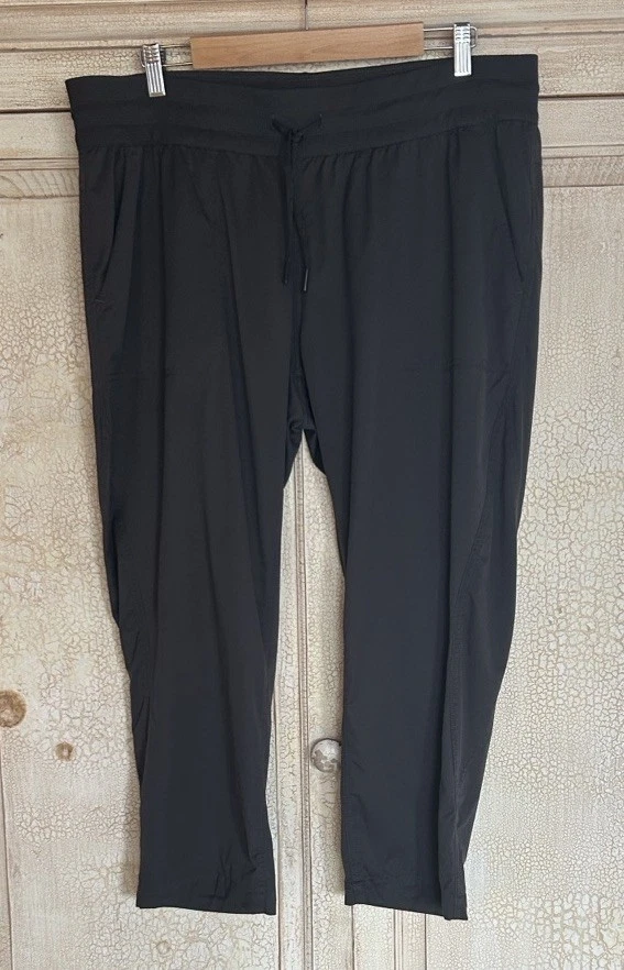 The North Face Pants Womens Extra Large Gray Capri Drawstring