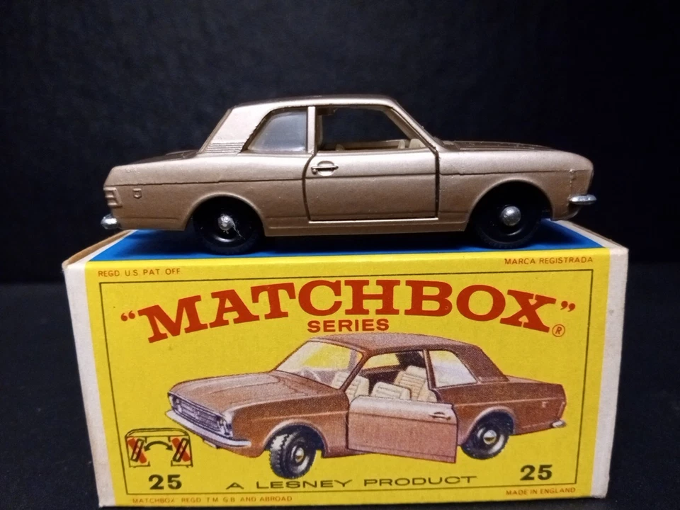 Caja de cerillas #25D Ford Cortina 1968 en muy buen estado/como nueva en caja original E4 nítida Foto 2 de 4
