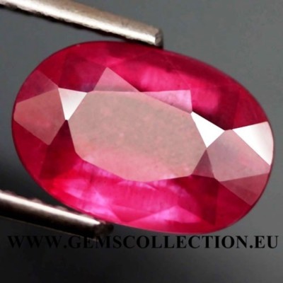 AAA NATÜRLICHER RUBIN - NATURAL RUBY CT 3.33 SI TOP RED OVAL CUT ORIGIN MADAGASCAR