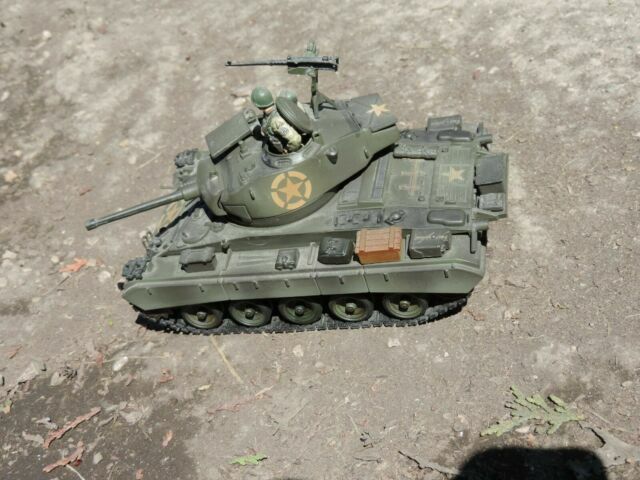 21st Century Toys WWII US M-24 Chaffee 