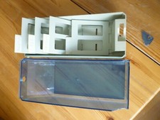 boite de rangement pour disquettes 3.5 pouces cassée vendu en l état