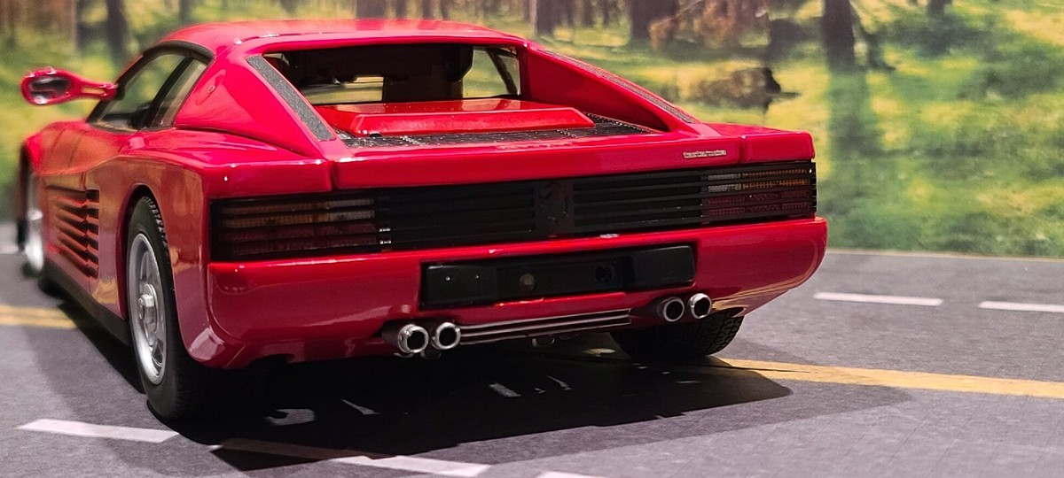 ホットウィールエリートFerrari Testarossa 1/18 FERRARI TESTAROSSA SILVER by HOT-WHEELS ELITE EDITION 1:18
