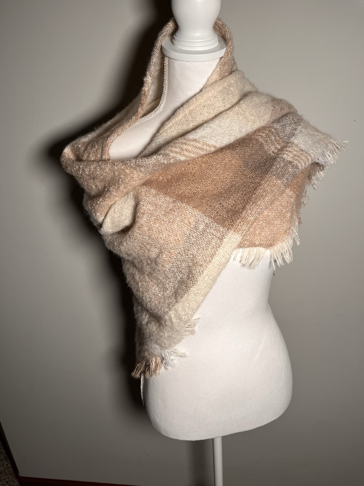 Sonoma NWT Women's Triangle Scarf Tan Brown Cream One Size