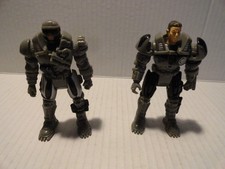 2 VINTAGE TOYS R US EXCLUSIVE HALO SPACE SOLDIERS 4 INCH ACTION FIGURES