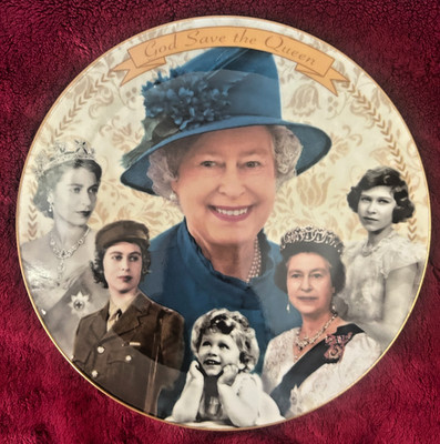 Royal Worcester Danbury Mint God Save The Queen Fine Porcelain Collector Plate
