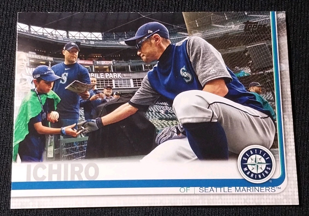 Ichiro #US206 (Baseball Cards 2019 Topps Update) — is it worth grading?
