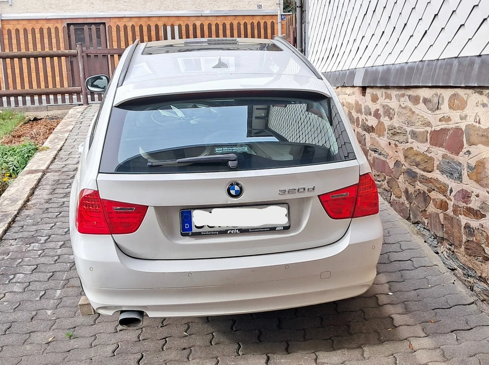 BMW 320d Touring xDrive 184PS TÜV bis 07/2026 Zweite Hand EZ 09-2012 Pano - Bild 3 von 4