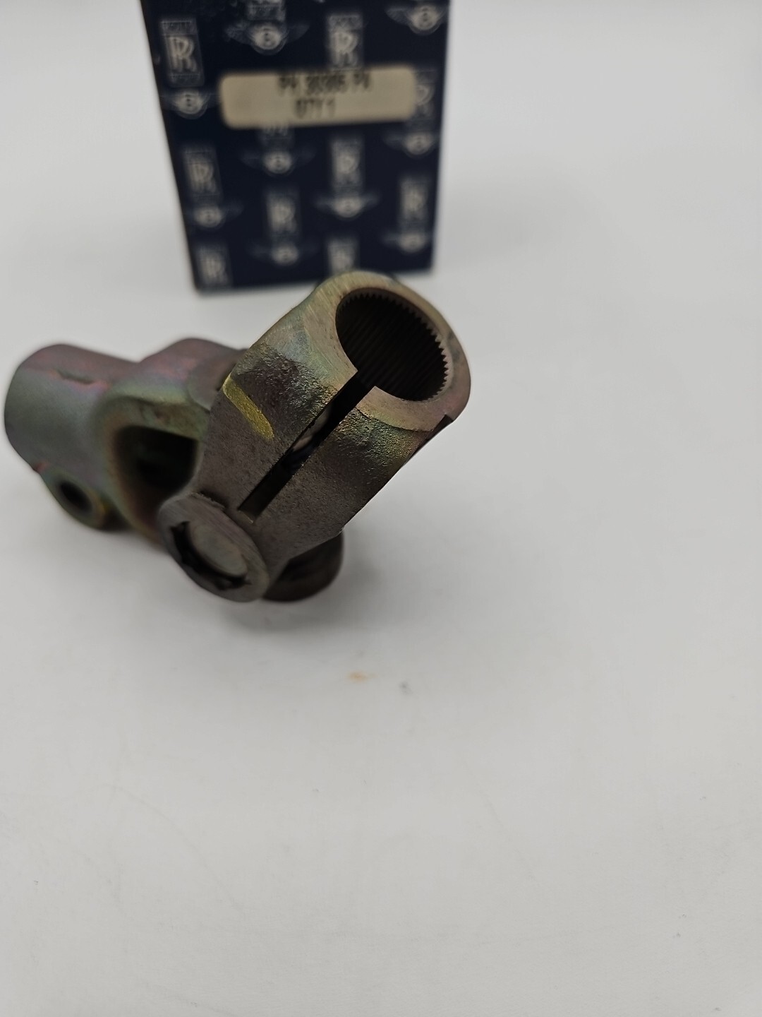 BENTLEY & ROLLS ROYCE LOWER UNIVERSAL JOINT (PH30305PA)