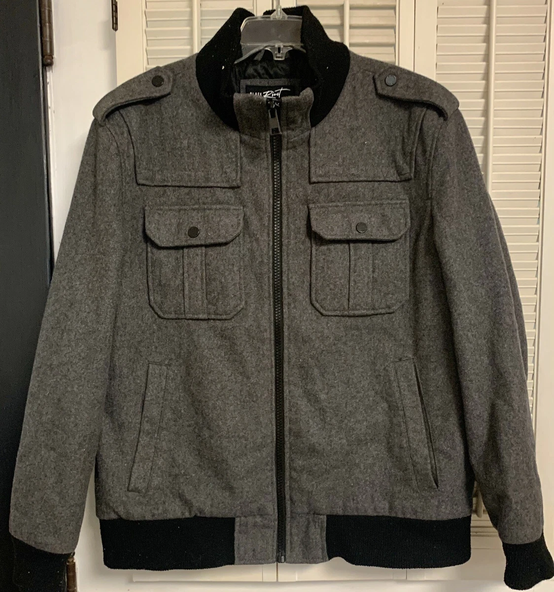 Black rivet shop wool coat