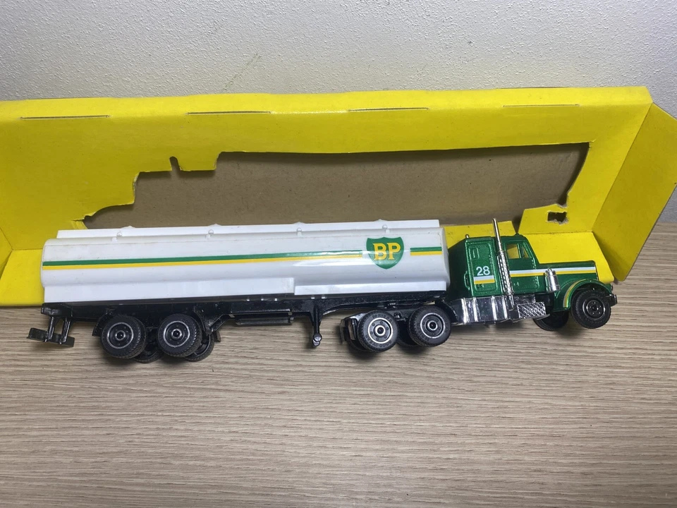 hot wheels Mattel Road Hawks Camion Americano 1/43 Cisterna BP ANNI 80 - Immagine 4 di 4