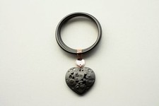 Bracciale Kulto Jewels Grigio Scuro Con Cuore Rigido Bracelet