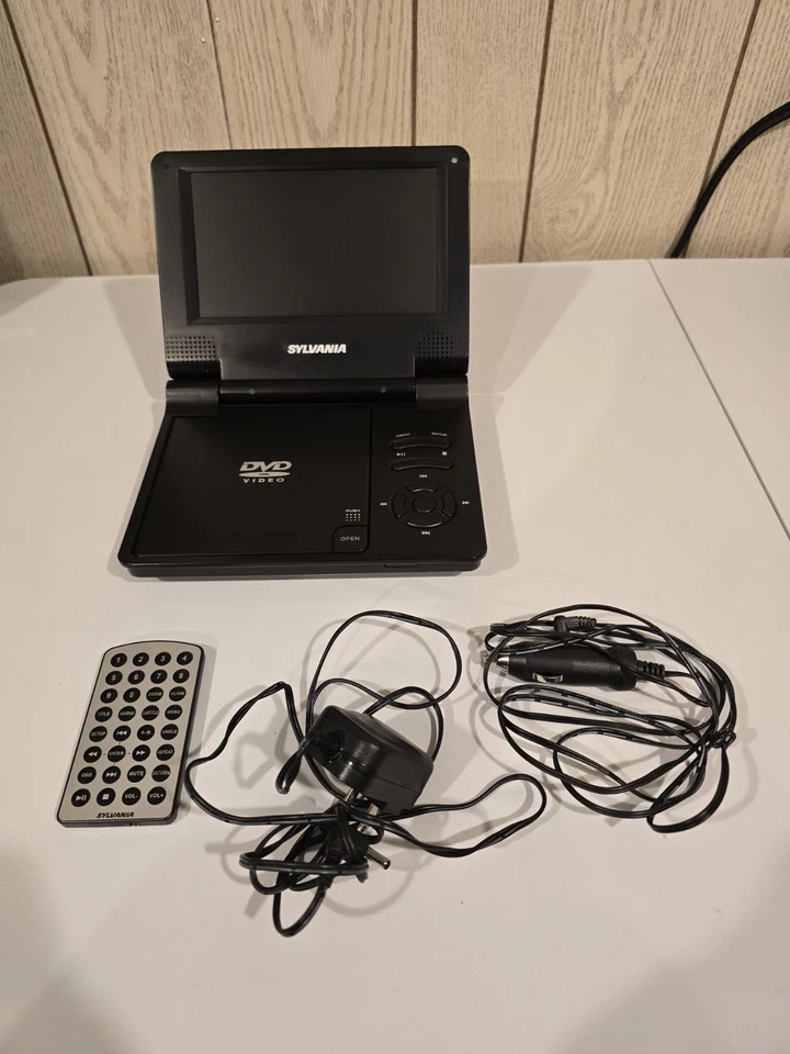 Reproductor de DVD portátil Sylvania SDVD7014 negro 7 pulgadas SDVD7014 leer descripción  Foto 2 de 4