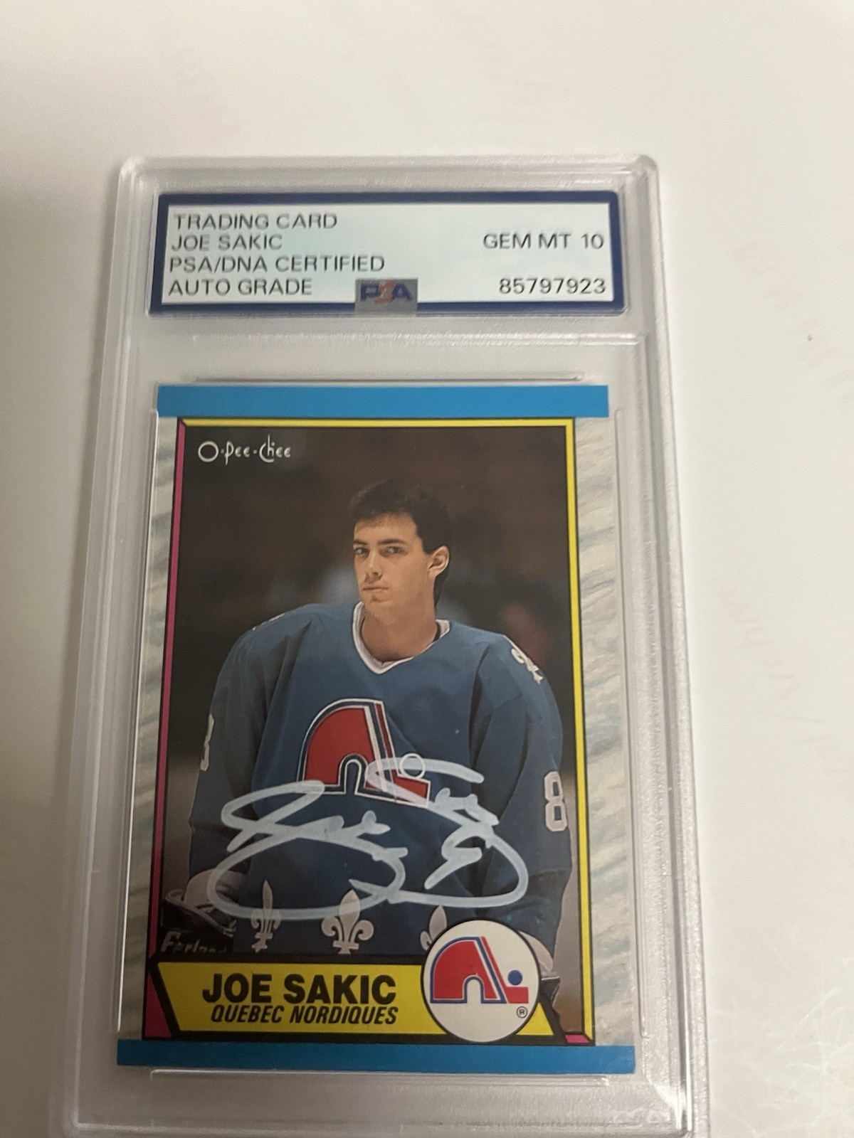 Autographed Joe Sakic 1989-90 O-Pee-Chee RC PSA 10 Auto Grade Signed Hockey view 3