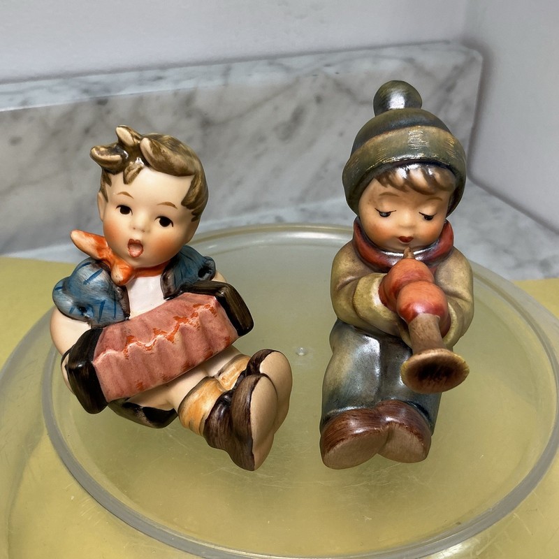 Hummel Set #390 “Boy W/ Accordion”ǉ “Sound the Trumpet” Mint No Crazing (X29