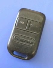 CHAPMAN / CODE ALARM / UNBRANDED 2 BUTTON REMOTE TRANSMITTER - GOH-M24