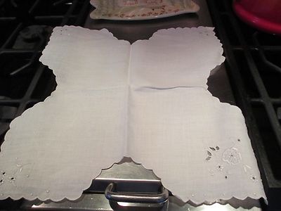 VINTAGE ~ SET OF 2 DOILIES ~ SCALLOPED CUT COVER FOR HOT BREAD & 1 OVAL   #20
