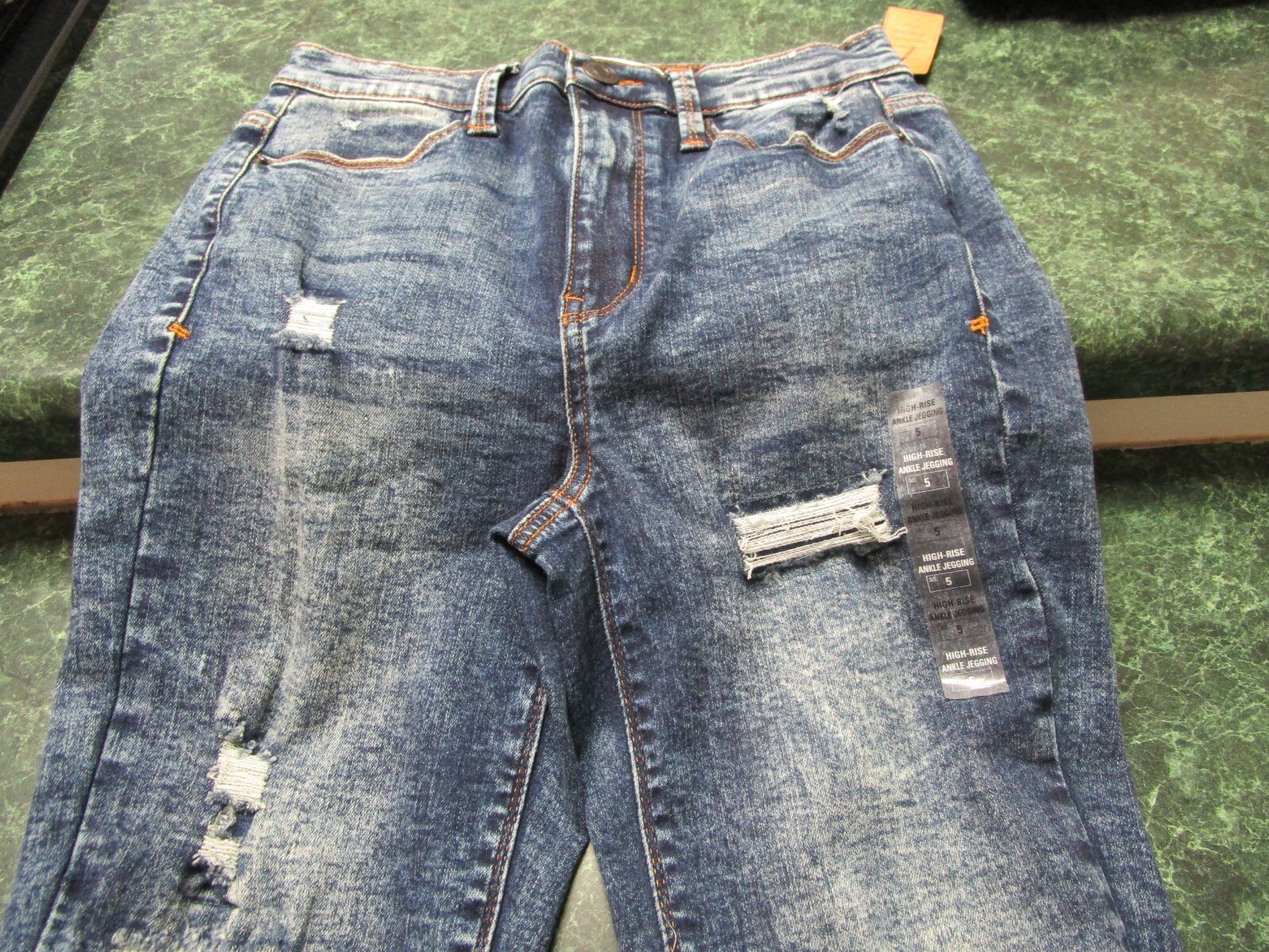 Picture 2 of 6