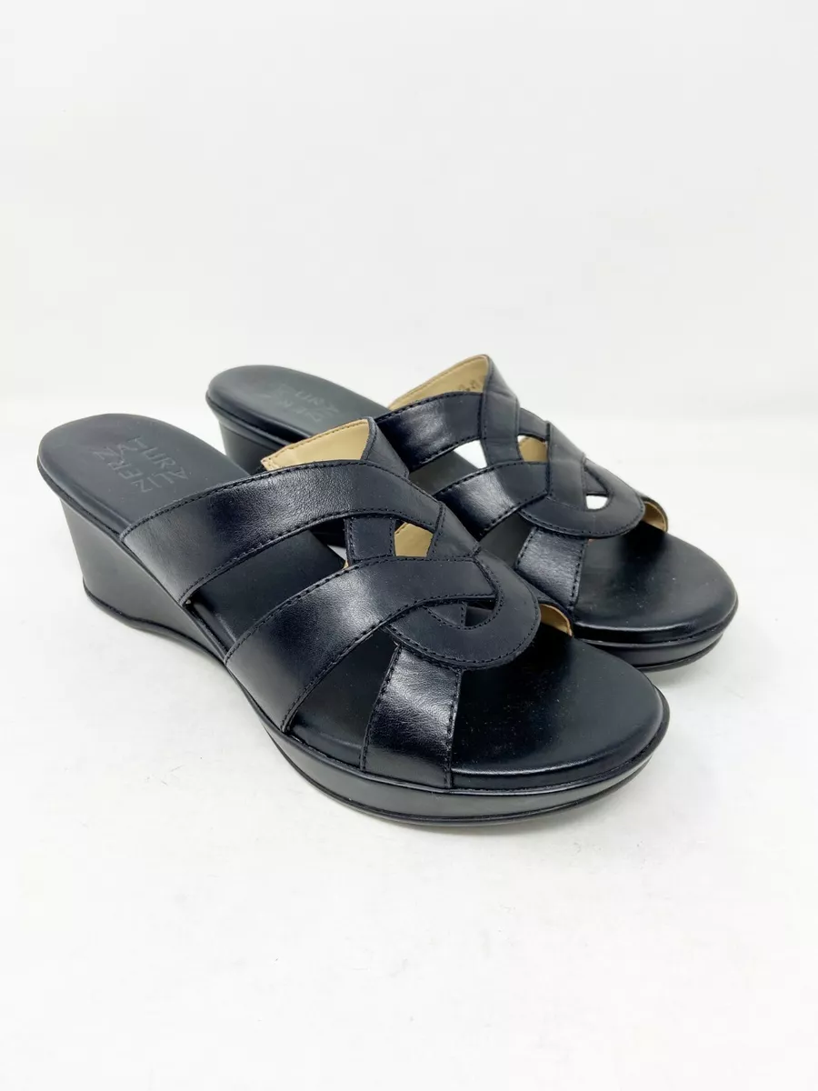 Naturalizer black hotsell sandals