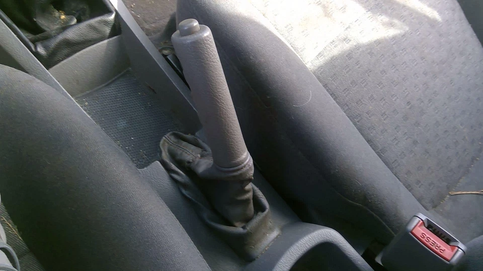 Conjunto de manija de freno de estacionamiento Kia Rio 2003 OEM freno eléctrico de emergencia Foto 2 de 4