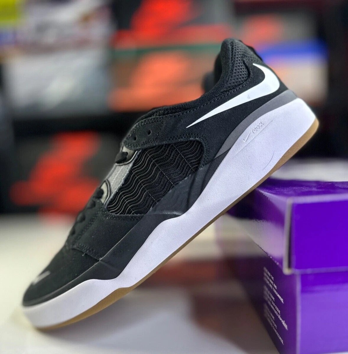 Mens black nike skate shoes top