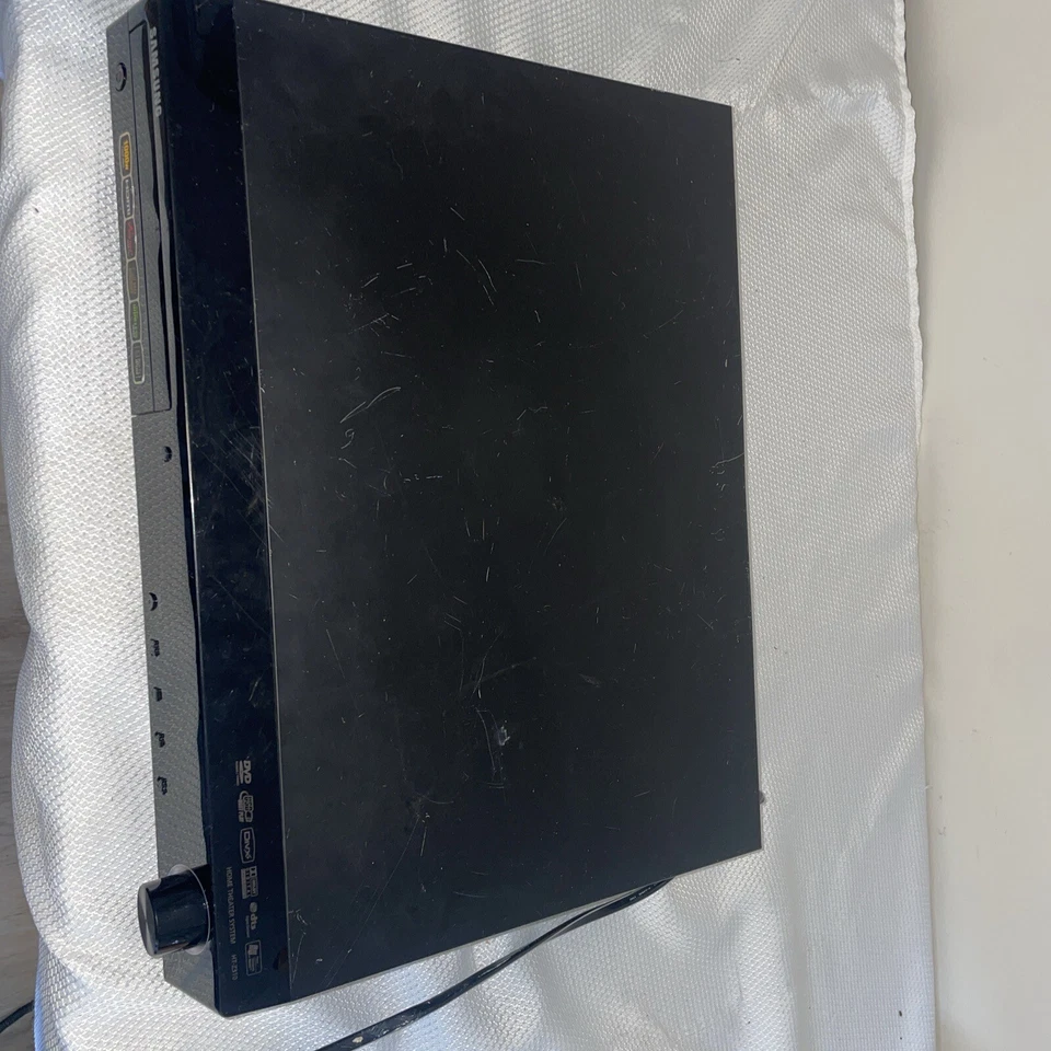 Samsung HT-Z310T / XAA 5.1Ch DVD Home Theater System Player Unit Only. For Parts - Image 2 of 4