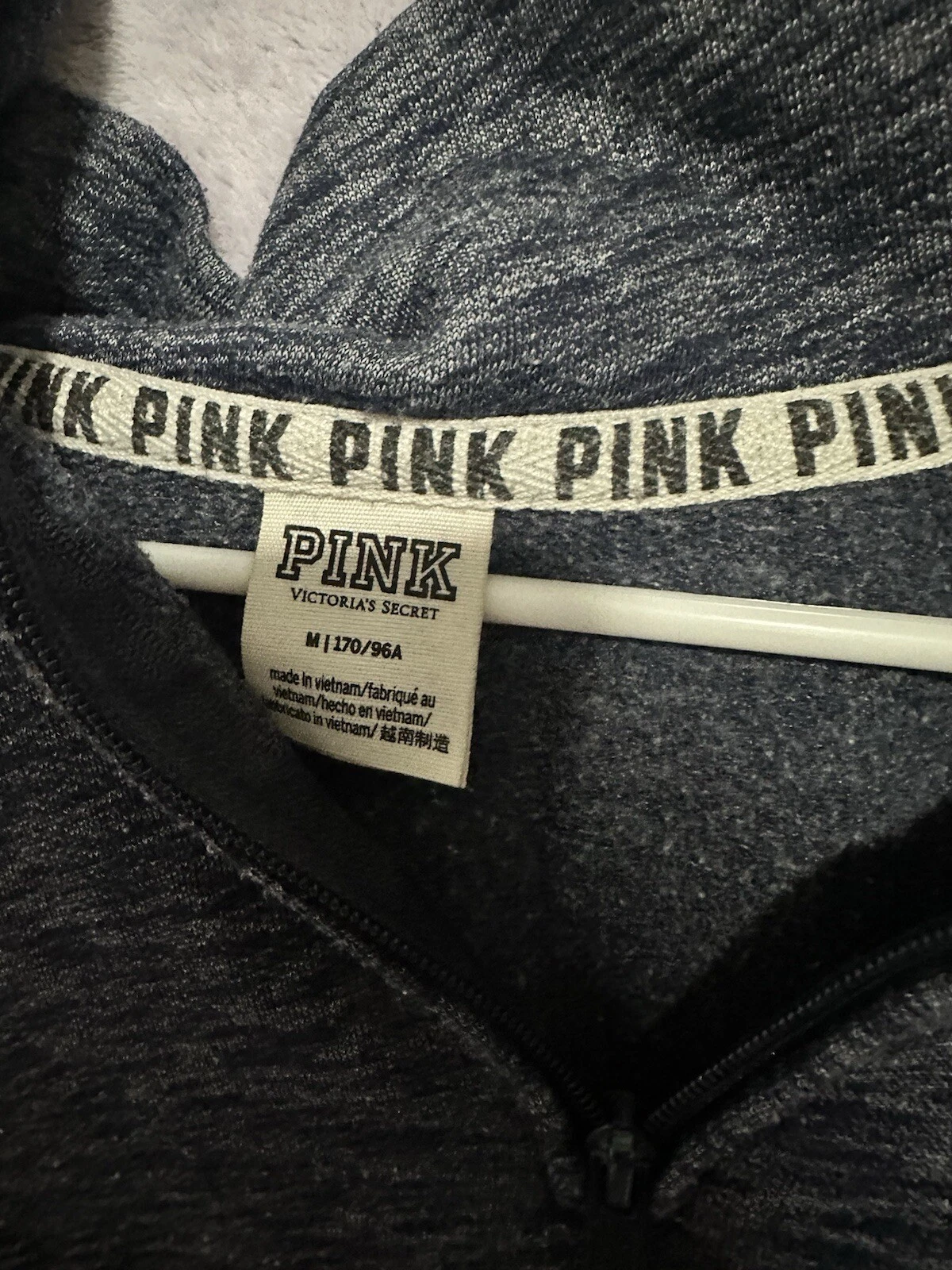 UNDERCOVER Felpa con cappuccio anteriore Victoria Secret rosa cerniera grigia media