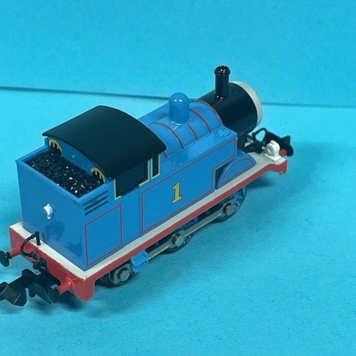 Bachmann Trains Thomas & Friends - Thomas The Tank Engine 1/160 Scale Locomotive - Picture 6 of 10