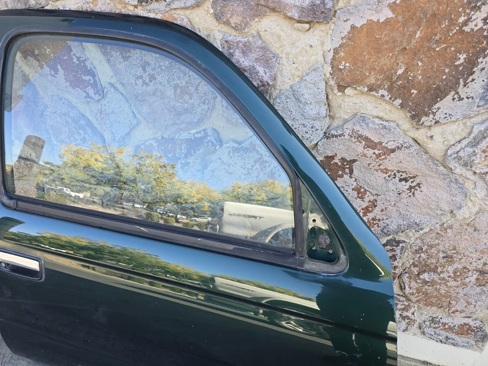 TOYOTA TACOMA PORTA LATERAL DIREITA PASSAGEIRO DIANTEIRO COMPLETA 1995-2000 VERDE FABRICANTE DE EQUIPAMENTO ORIGINAL V28 - Imagem 4 de 4