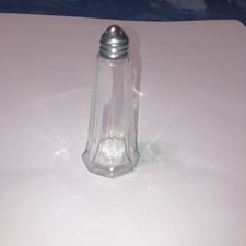 VINTAGE NICE CLEAR  CLEAN GLASS SALT/PEPPER SHAKER ABOUT 4.5 INCHES TALL
