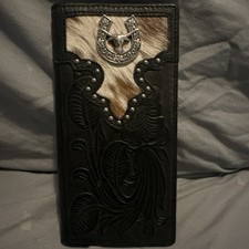 Cowhide Bifold Leather Wallet with Longhorn Concho. Genuine Leather
