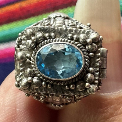 925 Sterling Silver Oval Blue Topaz Bezel Set Ring Size 6.75 1 Stone