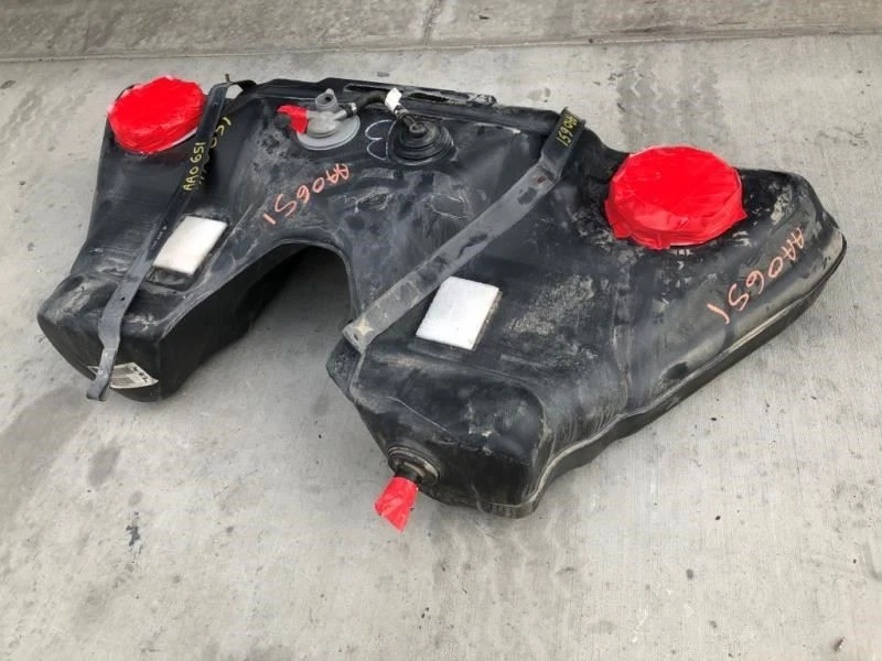 09 Jaguar XF 4.2L Supercharged USED Fuel Tank Assembly NO FUEL PUMPS - Image 3 of 4