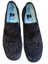 CHARLES JOURDAN PARIS Women s Loafer Shoes Leopard Print Size 8.5 M Vibrant
