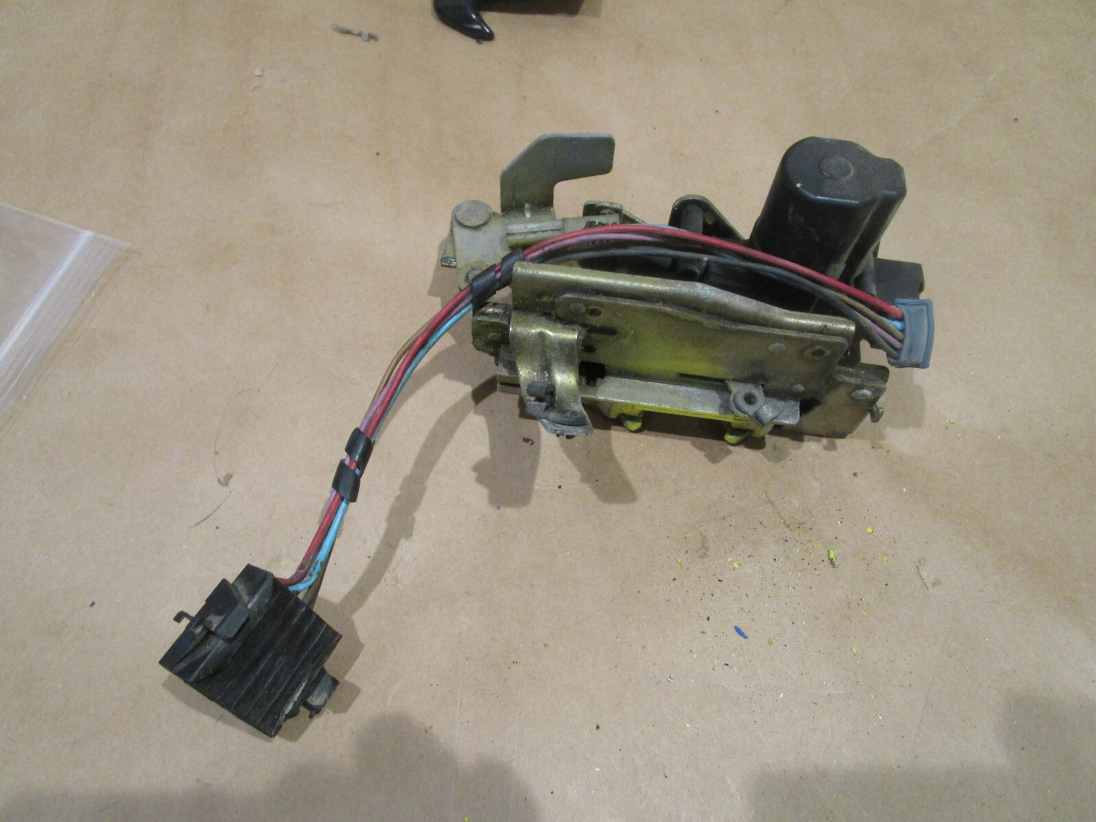 Ferrari, 355-348,  RH Door Lock w/ Actuator Valid For Spider  P/N 64685200