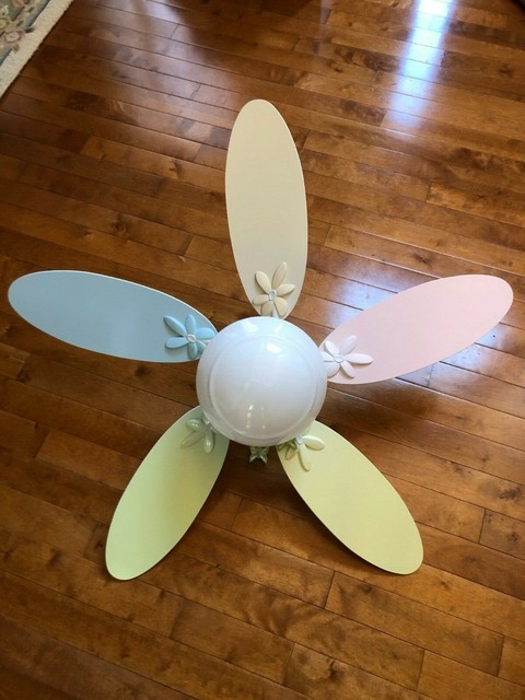 Hunter 45 Pastel Blades Ceiling Fan W Light Butterfly Pulls Used