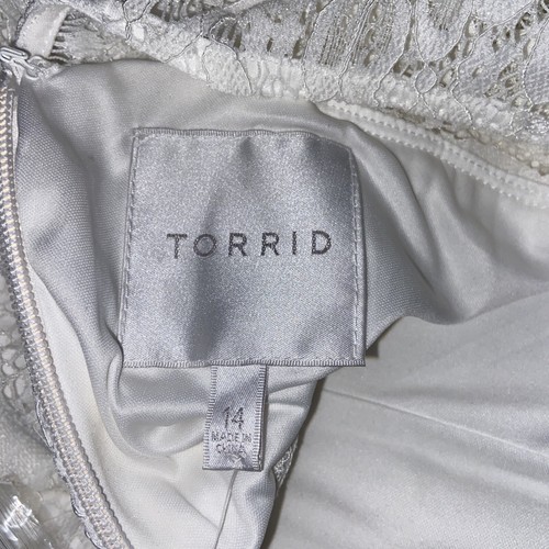 Torrid Ivory Lace Tea-Length Wedding Dress ~ Size 14 NWT Item # 11571098 - Picture 10 of 15