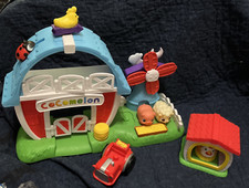 Cocomelon Petting farm playset- Old McDonald Missing the cow.