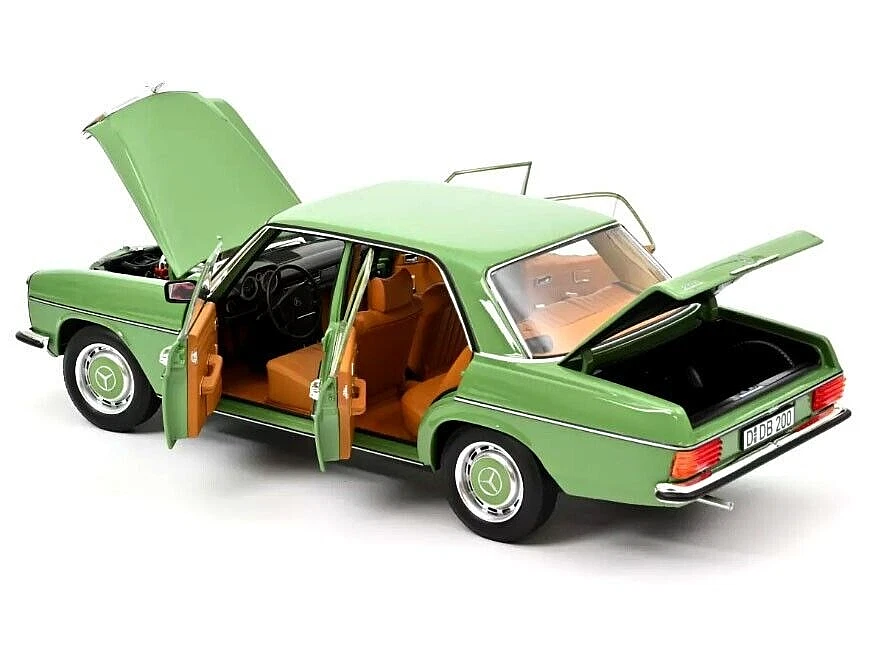Mercedes-Benz 200 / 8, Vert, 1973, 1:18 NOREV - Photo 2/2