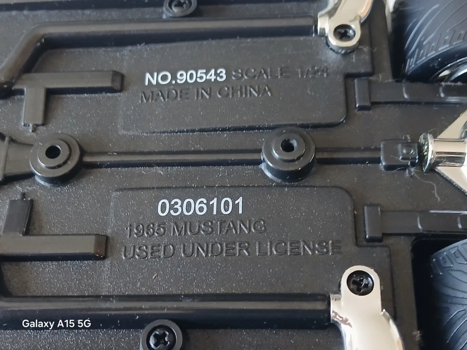 Jada 1965 Mustang escala 1:24 modelo de carro fundido Big Time Muscle listras azuis. - Imagem 3 de 4