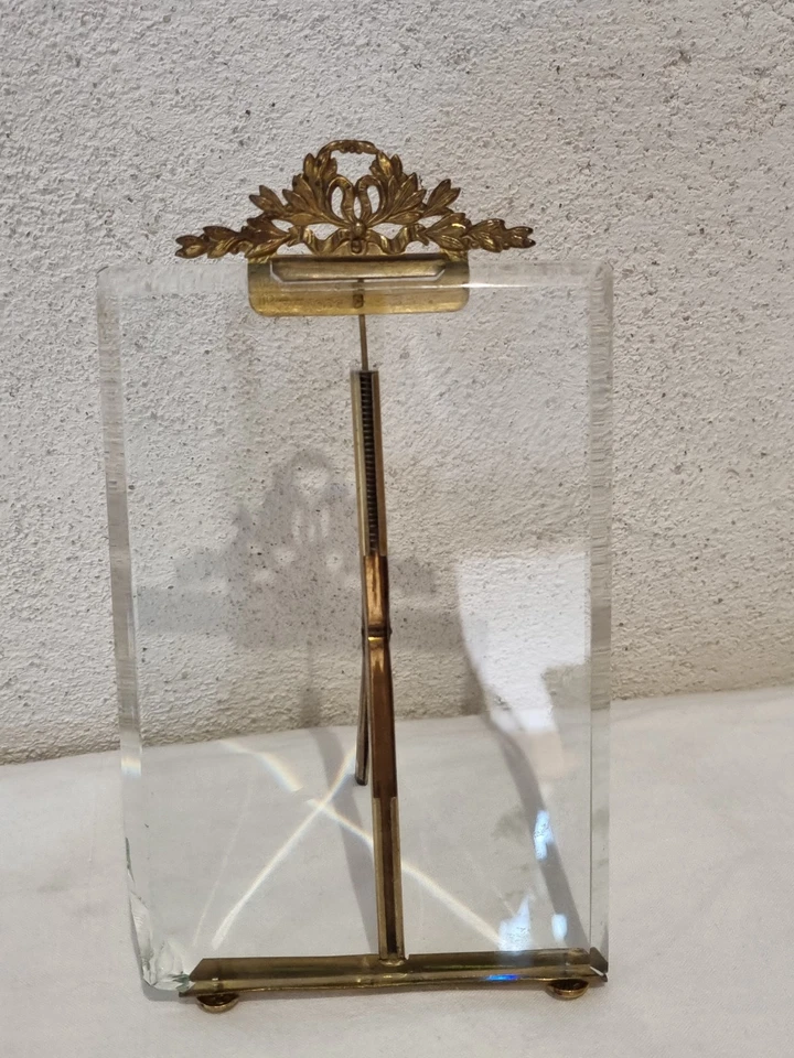 Ancien CADRE PORTE PHOTO laiton doré verre biseauté décor au Noeud - Photo 1/4