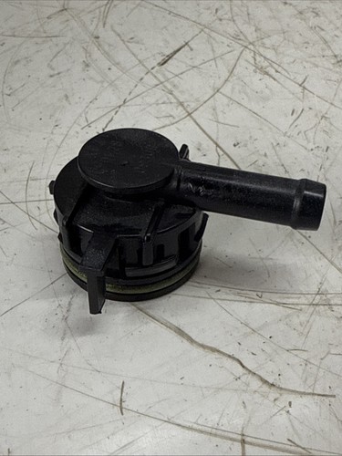VW GOLF MK7 12-21 Crankcase Breather Valve Oil Separator Cyl Head 1.2 1.4 1.6 - Picture 1 of 5