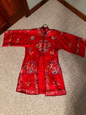 Vintage 1940s made in China silk mandarin-style embroidered robe/kimona