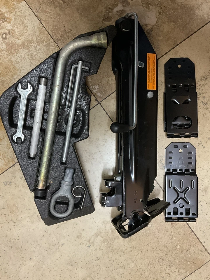 VW Volkswagen Touareg 2004-2007 gato de neumático con llave y herramientas OEM Foto 2 de 4