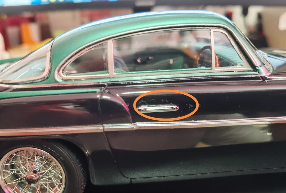 Matrix 1/18 Ferrari Inter Vignale 1953 Black Paint issues - Image 4 of 4