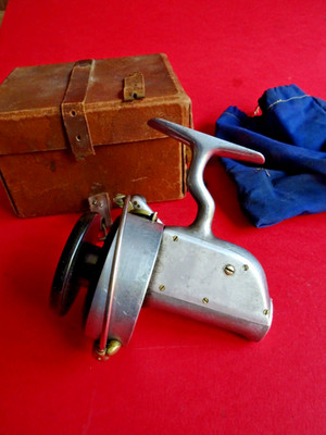 X-RARE VINTAGE CASED EARLY HARDY ALTEX ''DOWNTURN BODY'' SPINNROLLE UM 1933