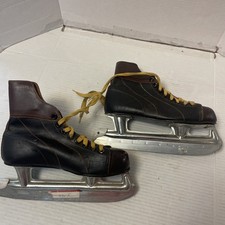 Vintage Canadian Made Sz 5 MC Inc Ice Skates