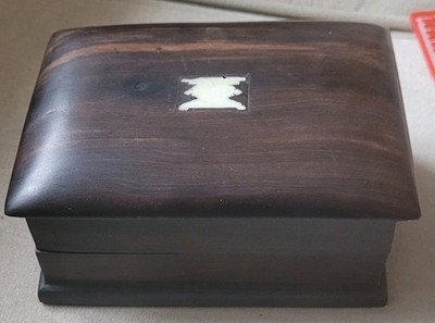 Vintage handgefertigte massive Ebenholz Holz Andenken Box mit geschnitzten Intarsien