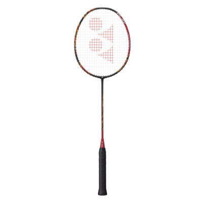 Yonex Astrox 99 Play Badmintonschläger - aufgereiht