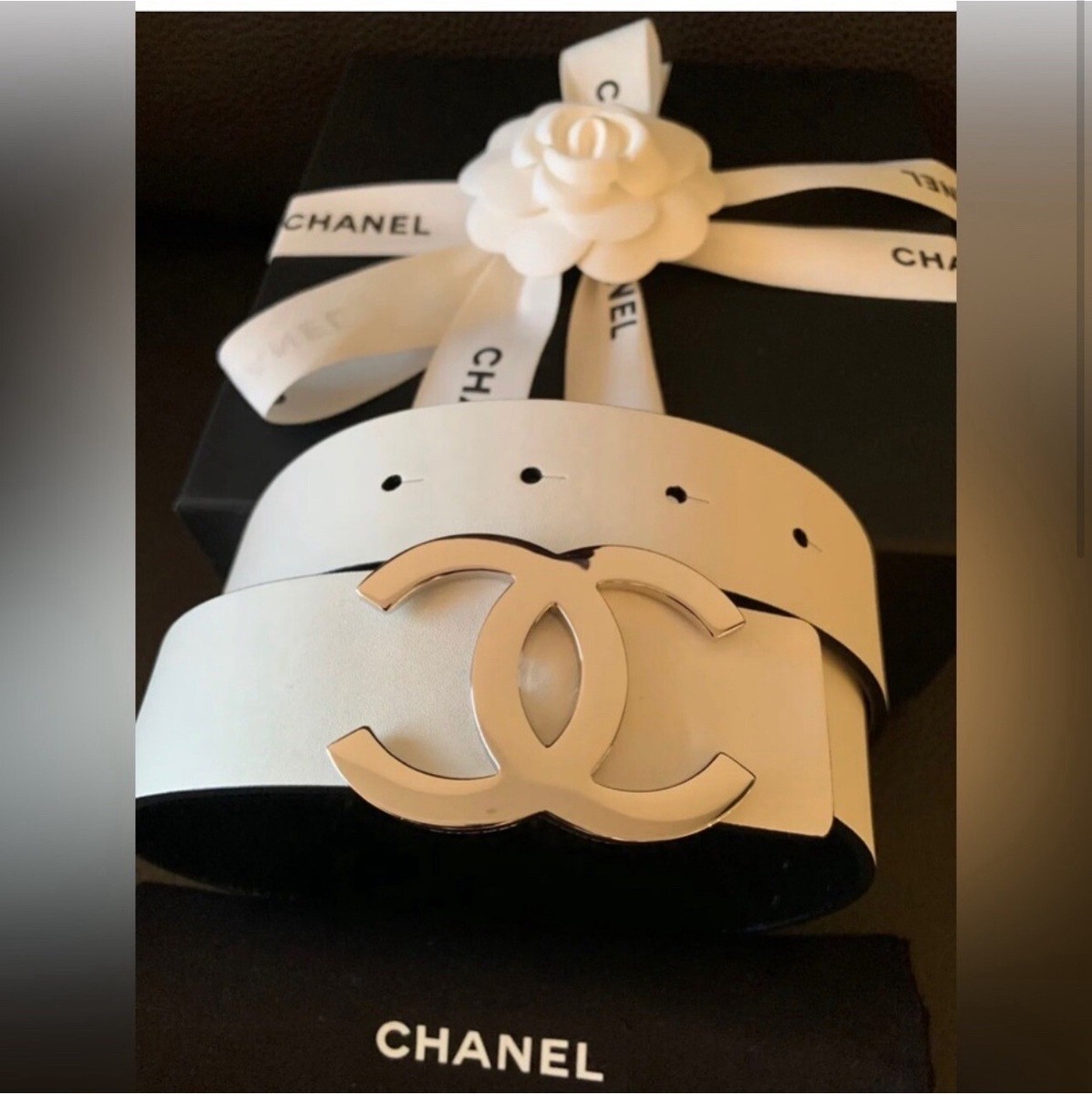 Chanel Silver CC Logo Reversible Leather Belt Black/ White  display picture 3